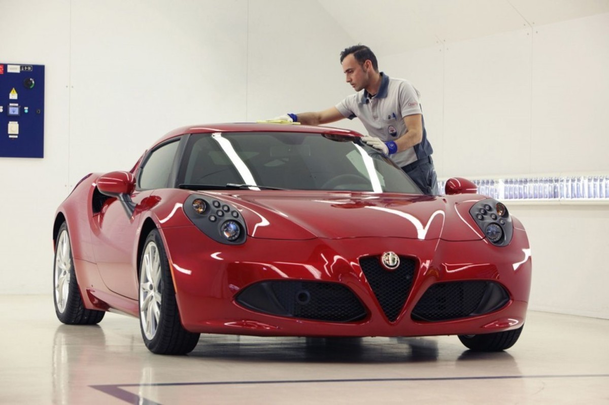 Δείτε πώς κατασκευάζεται η εξωτική Alfa Romeo 4C (VIDEO)