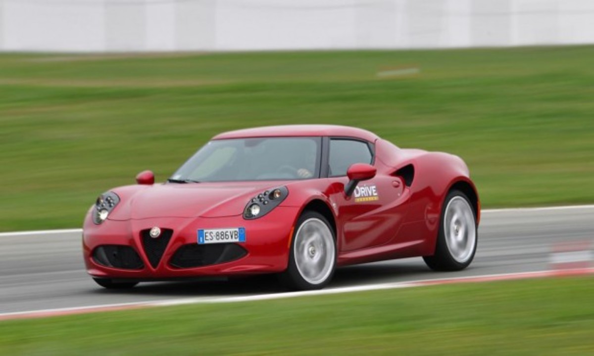 Πόσο κοστίζει η νέα Alfa Romeo 4C στην Ελλάδα;