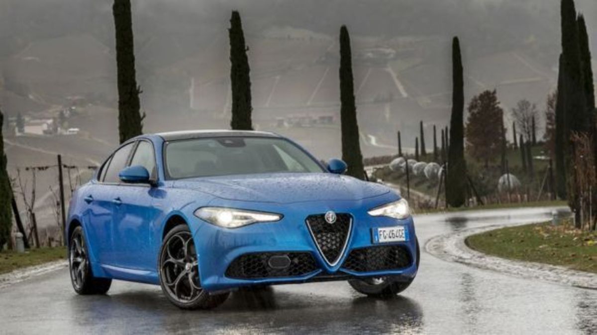 Alfa Romeo: Προσφορές και έλευση της τετρακίνητης Giulia Veloce