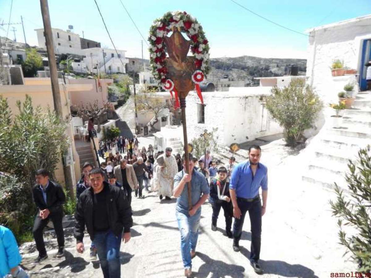 Με στερμενιές και οφτό γιόρτασαν το Πάσχα στα Ανώγεια (ΦΩΤΟ)