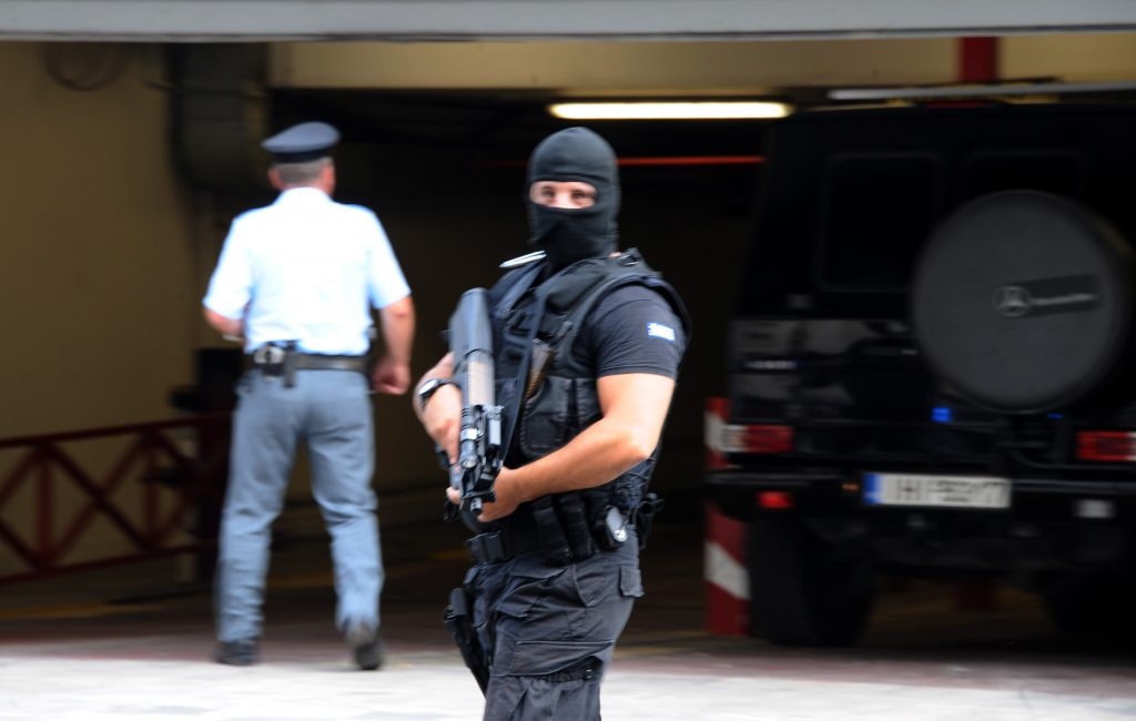 Ο “κοριός” της ΕΥΠ έδειξε προετοιμασία τρομοκρατικού χτυπήματος και έφτασαν στη γιάφκα στο Κολωνάκι