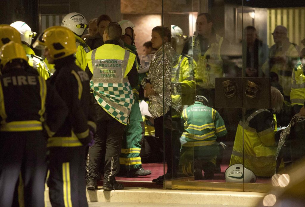 81 οι τραυματίες από την κατάρρευση οροφής στο θέατρο Apollo του Λονδίνου (ΦΩΤΟ)