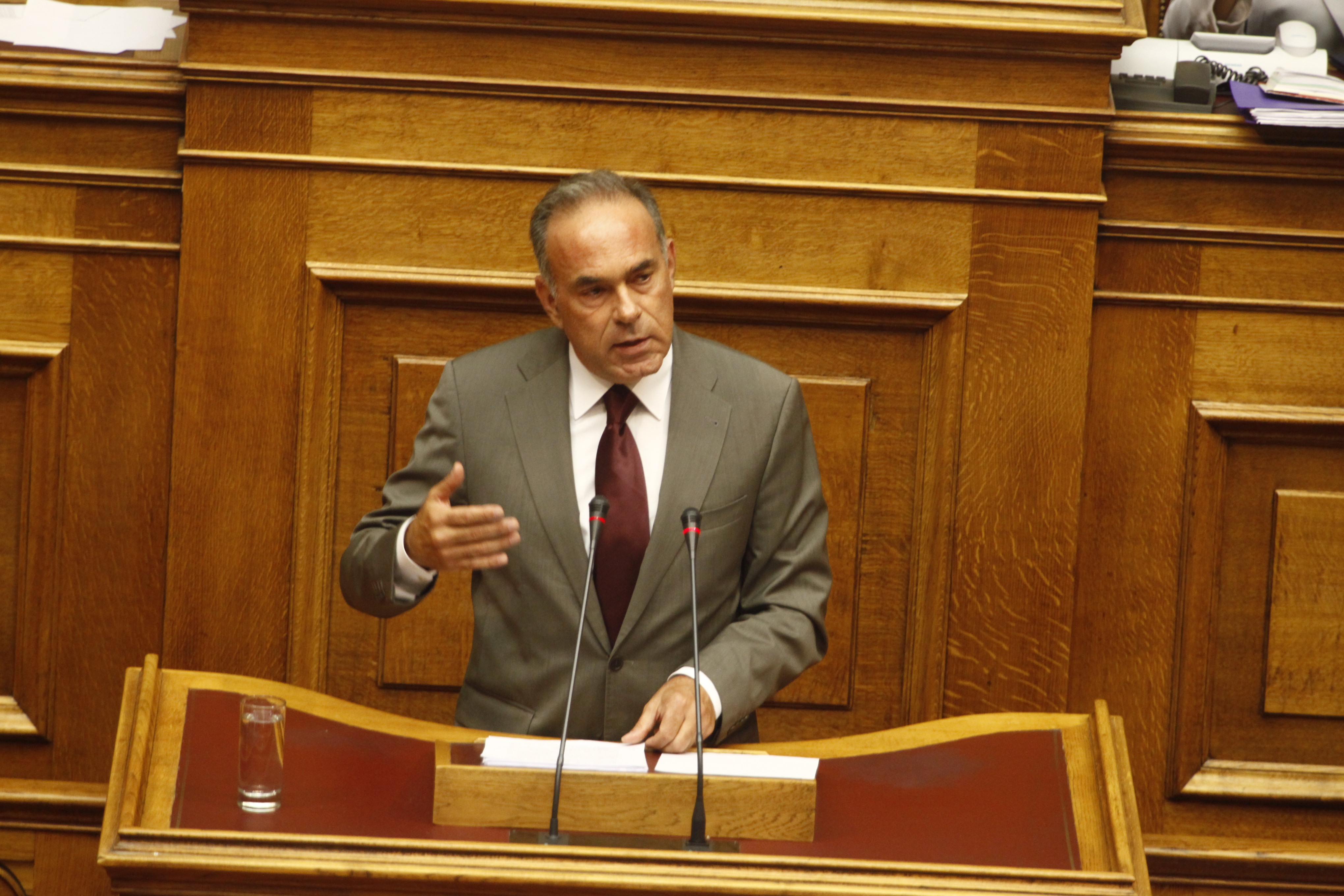 Παρέμβαση εισαγγελέα ζητά ο Αρβανιτόπουλος για να παραδώσουν οι πρυτάνεις τα ονόματα της διαθεσιμότητας