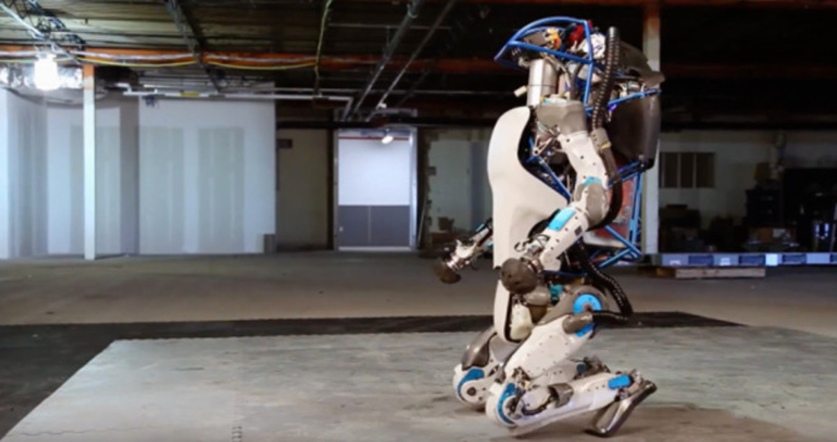 Atlas: Το ανθρωποειδές ρομπότ της Google περπατάει και στο χιόνι