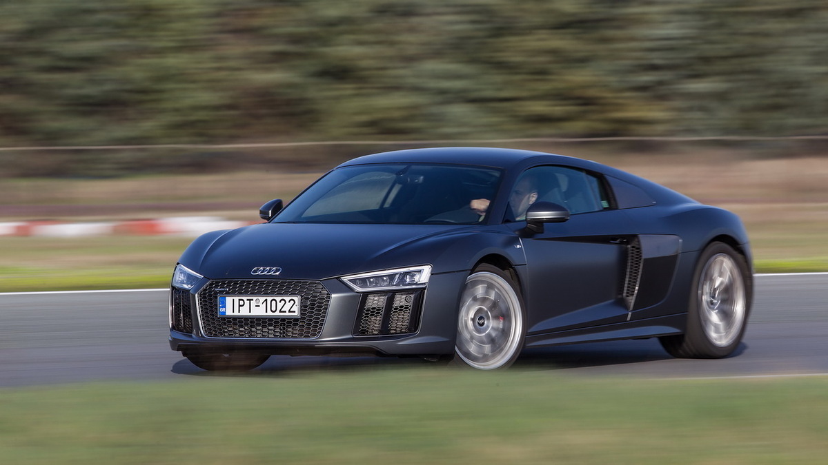 Δοκιμάζουμε στην πίστα των Σερρών το Audi R8 των 540 ίππων και €250.000