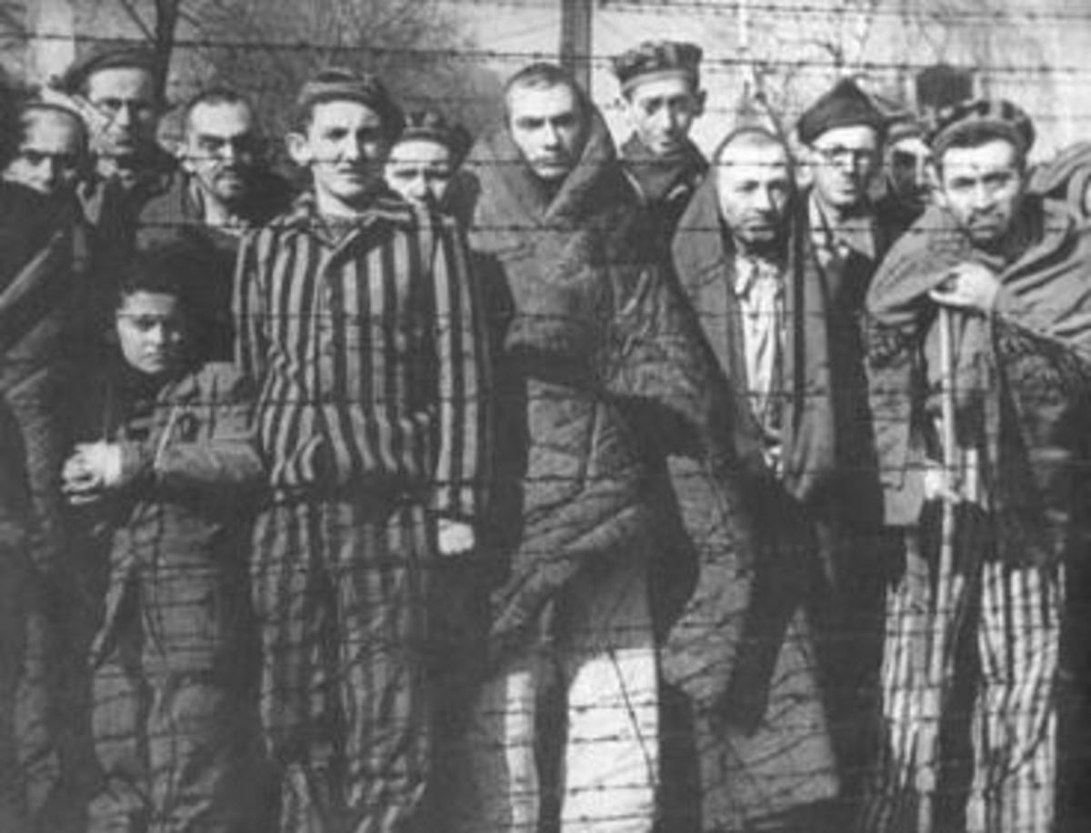 Πωλούσαν στο eBay στολές κρατουμένων σε στρατόπεδα συγκέντρωσης!