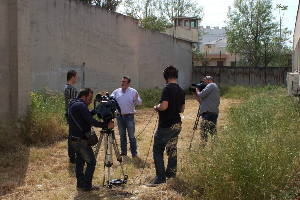 «Οτιδήποτε είναι σκληρότερο από χαρτί μπορεί να γίνει όπλο στην φυλακή»