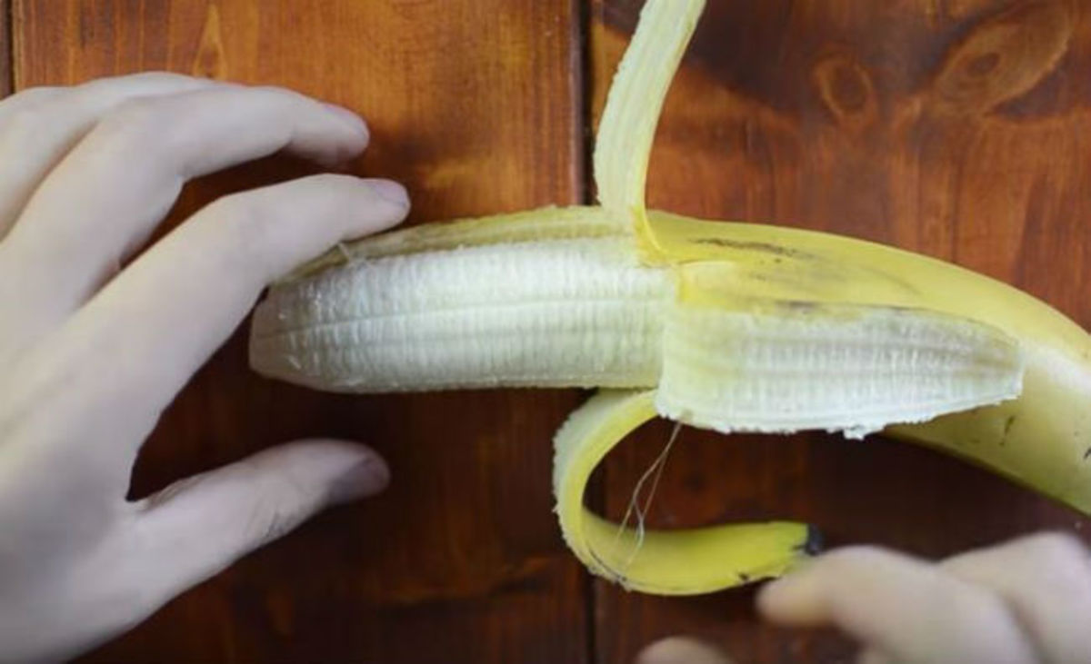 Δεν μπορείτε να φανταστείτε σε τι μετέτρεψε μια μπανάνα αυτός ο καλλιτέχνης (ΒΙΝΤΕΟ)