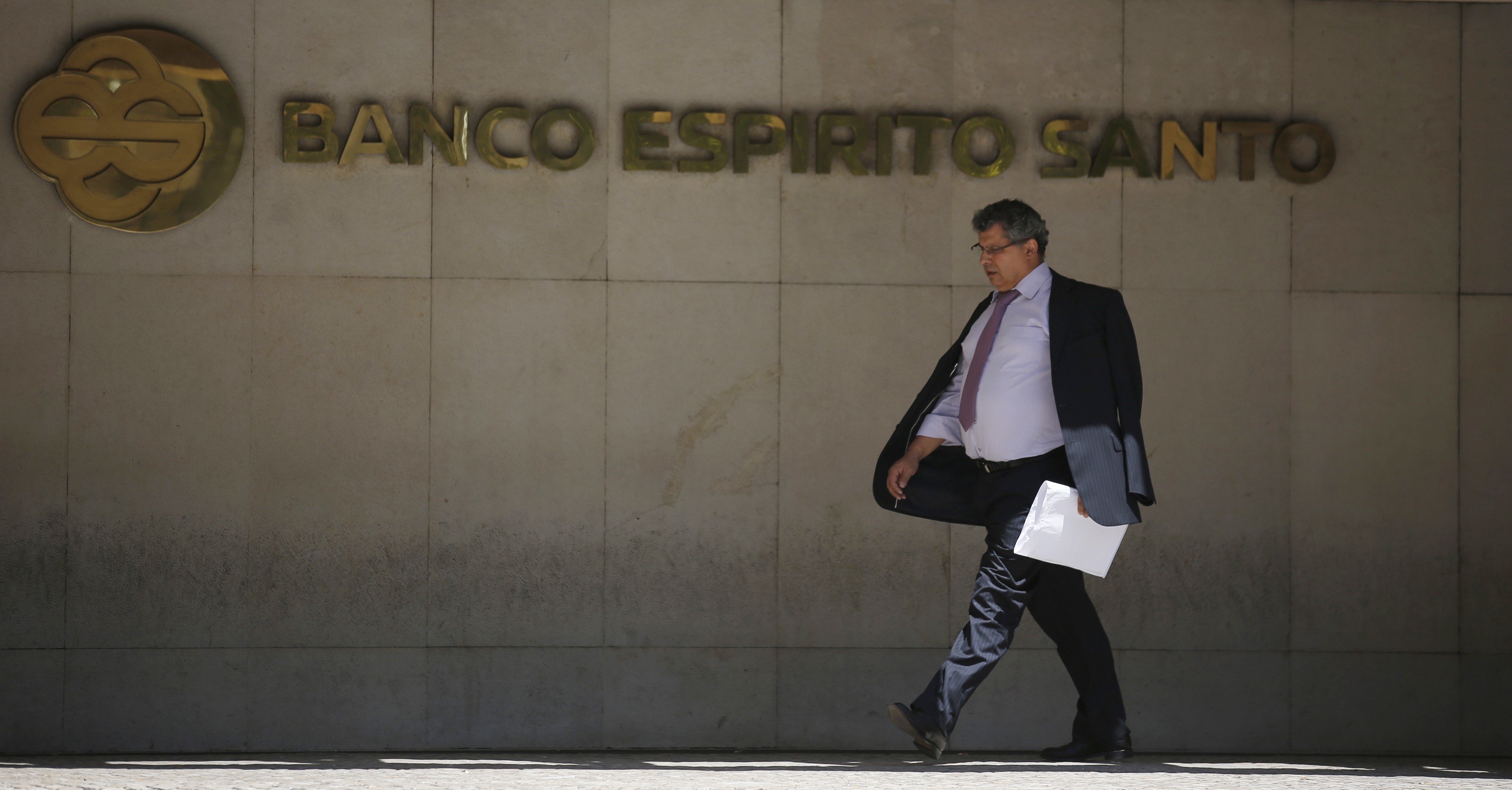 Πορτογαλία: Πέφτουν μετοχή και ομόλογα της τράπεζας Espirito Santo