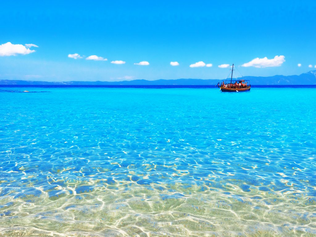 Hot beach bars στην Χαλκιδική!