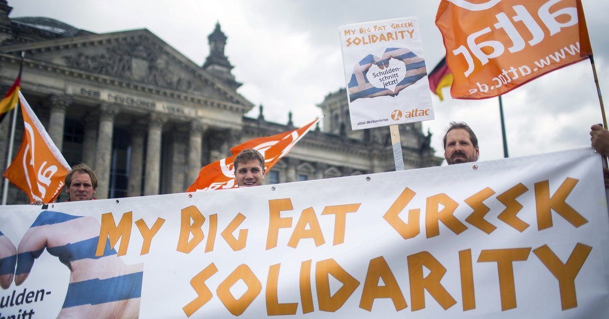 Φώναξαν “αλληλεγγύη στην Ελλάδα” έξω από τη γερμανική Βουλή