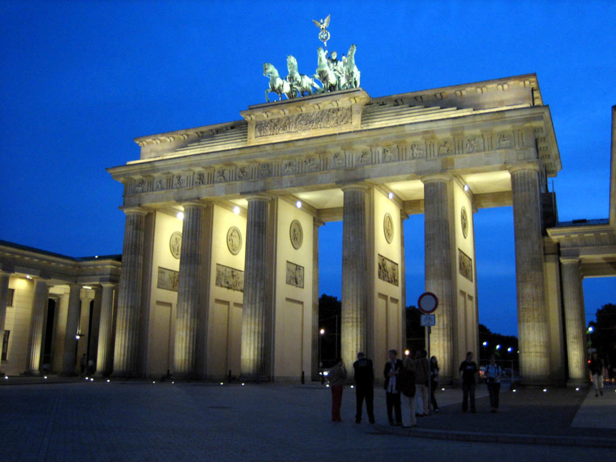 Ворота Бранденбургские в Берлине на картинах