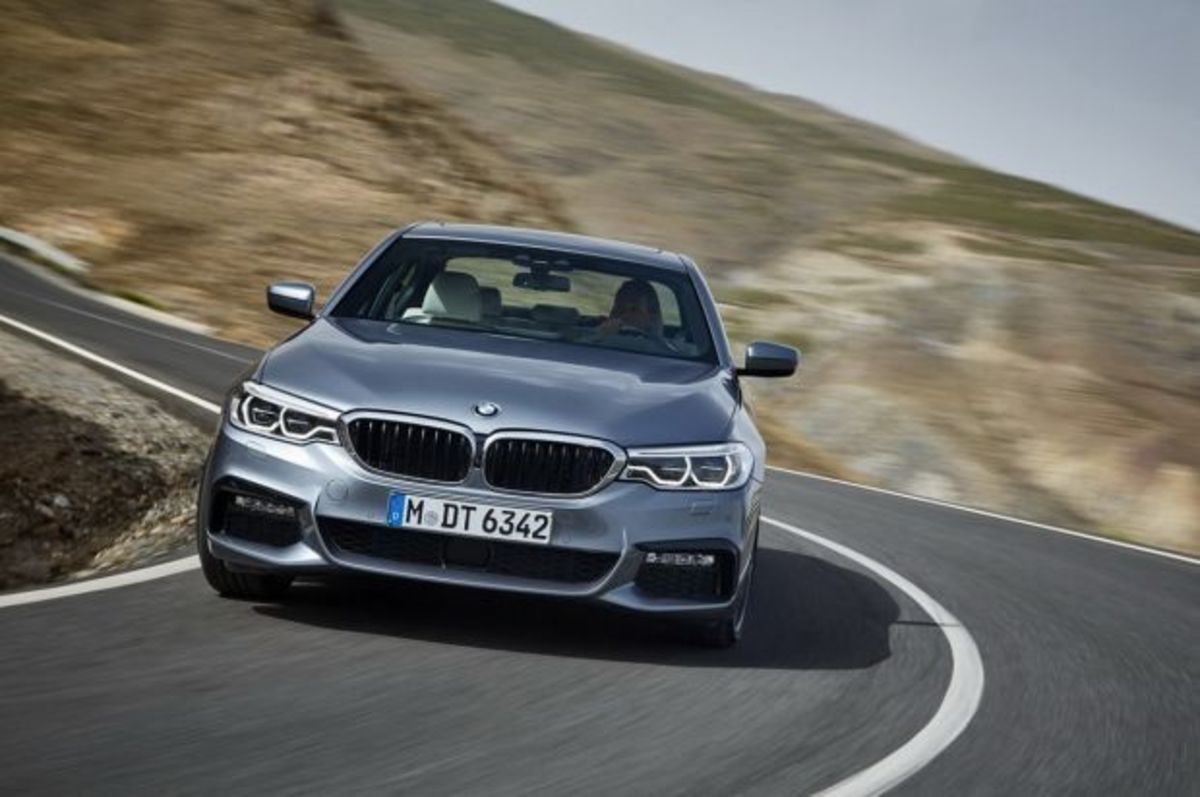 H BMW 5 Series μας βομβαρδίσει με τεχνολογία και εντυπωσιακά γκάτζετ! [pics, vid]