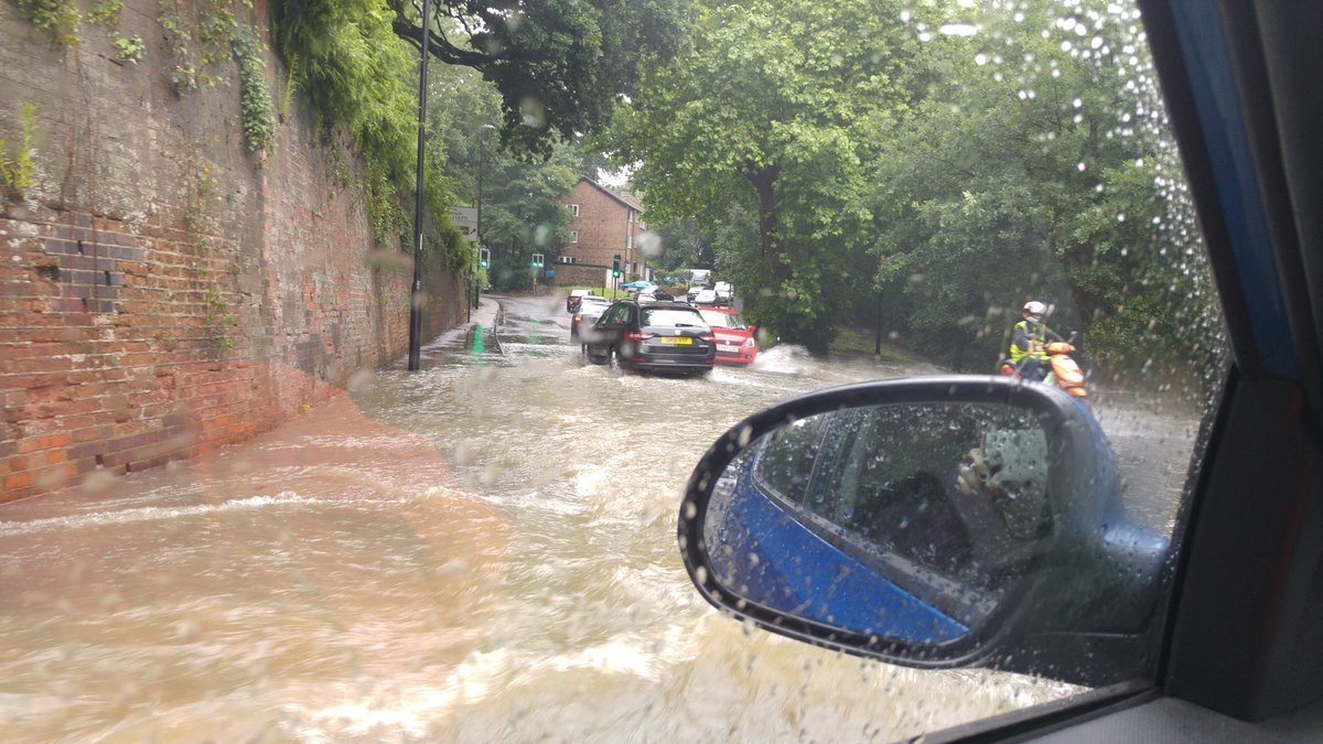 Βρετανία: Ο καιρός ψηφίζει… πλημμύρες παντού! (ΦΩΤΟ, VIDEO)