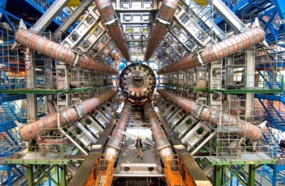 Ελληνικό λύκειο νίκησε σε διαγωνισμό του CERN και θα κάνουν πείραμα στον επιταχυντή