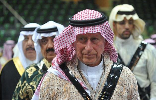 Ο πρίγκηπας Κάρολος ώς… Λόρενς της Αραβίας! ΒΙΝΤΕΟ