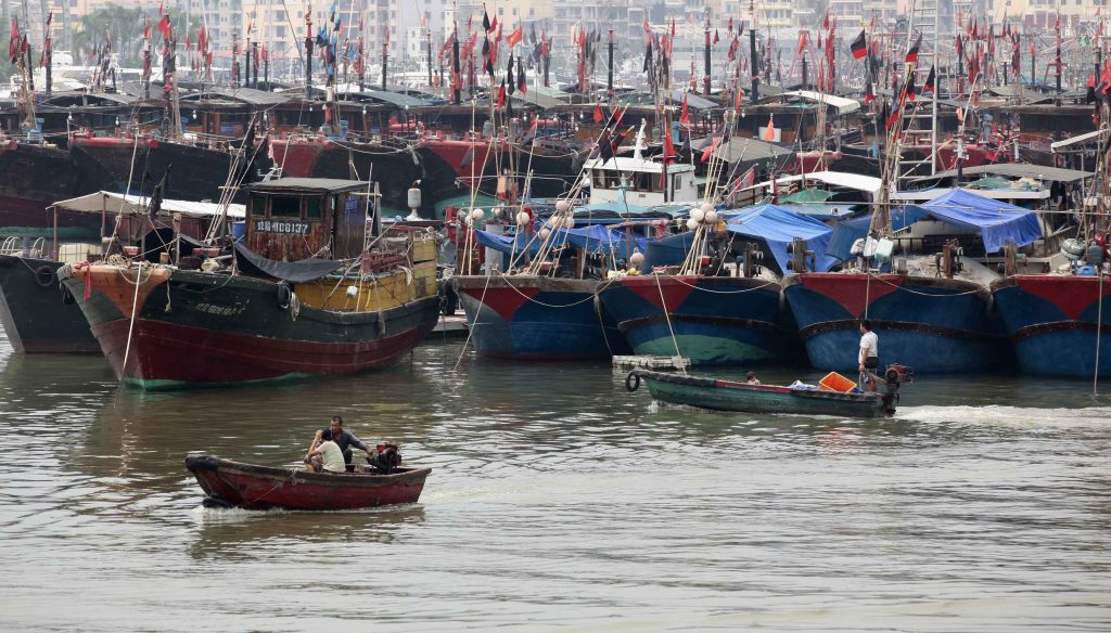 Τυφώνας βύθισε 3 αλιευτικά στην Κίνα – Πάνω από 70 αγνοούμενοι