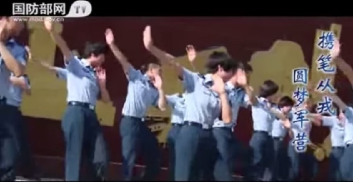 Ο κινεζικός στρατός έχει κέφια και…χορεύει! Απίστευτα βίντεο
