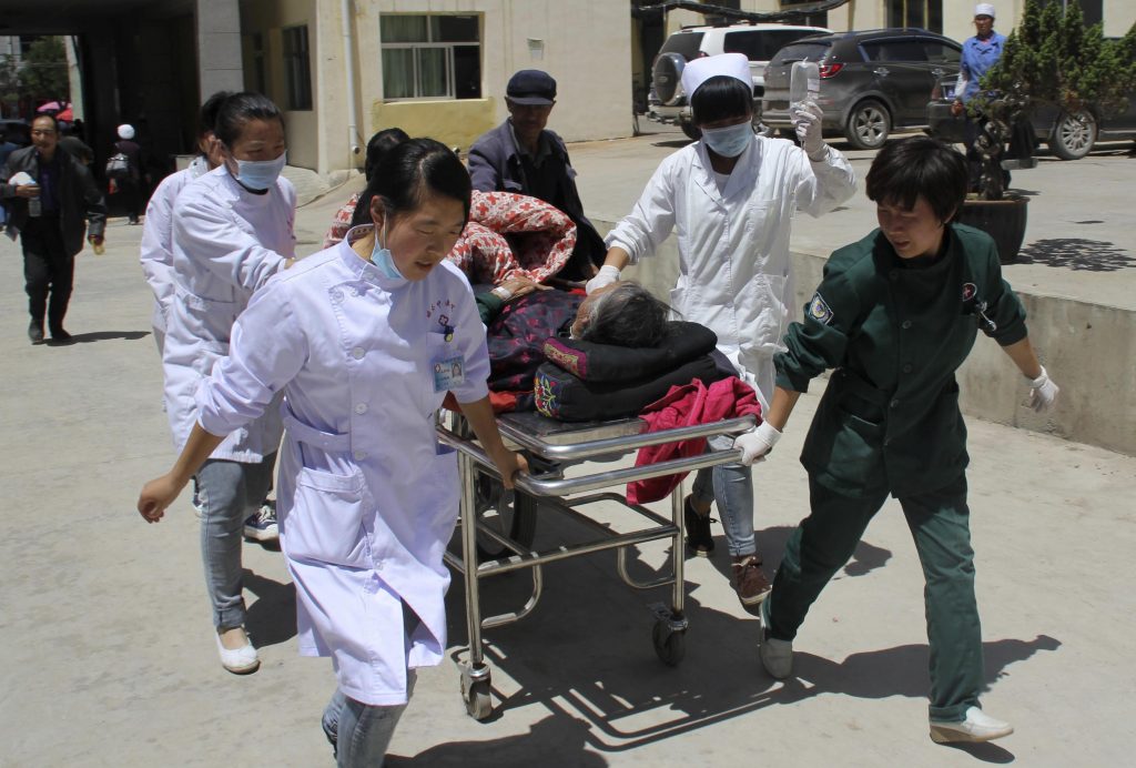 Εκατοντάδες οι τραυματίες από τον ισχυρό σεισμό. ΦΩΤΟ REUTERS
