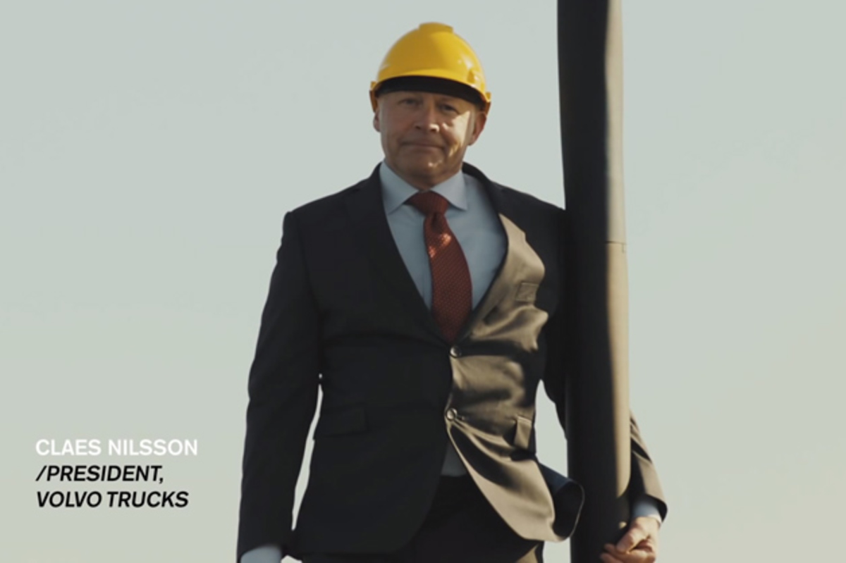 O CEO της Volvo Trucks κάνει τον κασκαντέρ στη νέα διαφήμιση της εταιρείας (VIDEO)