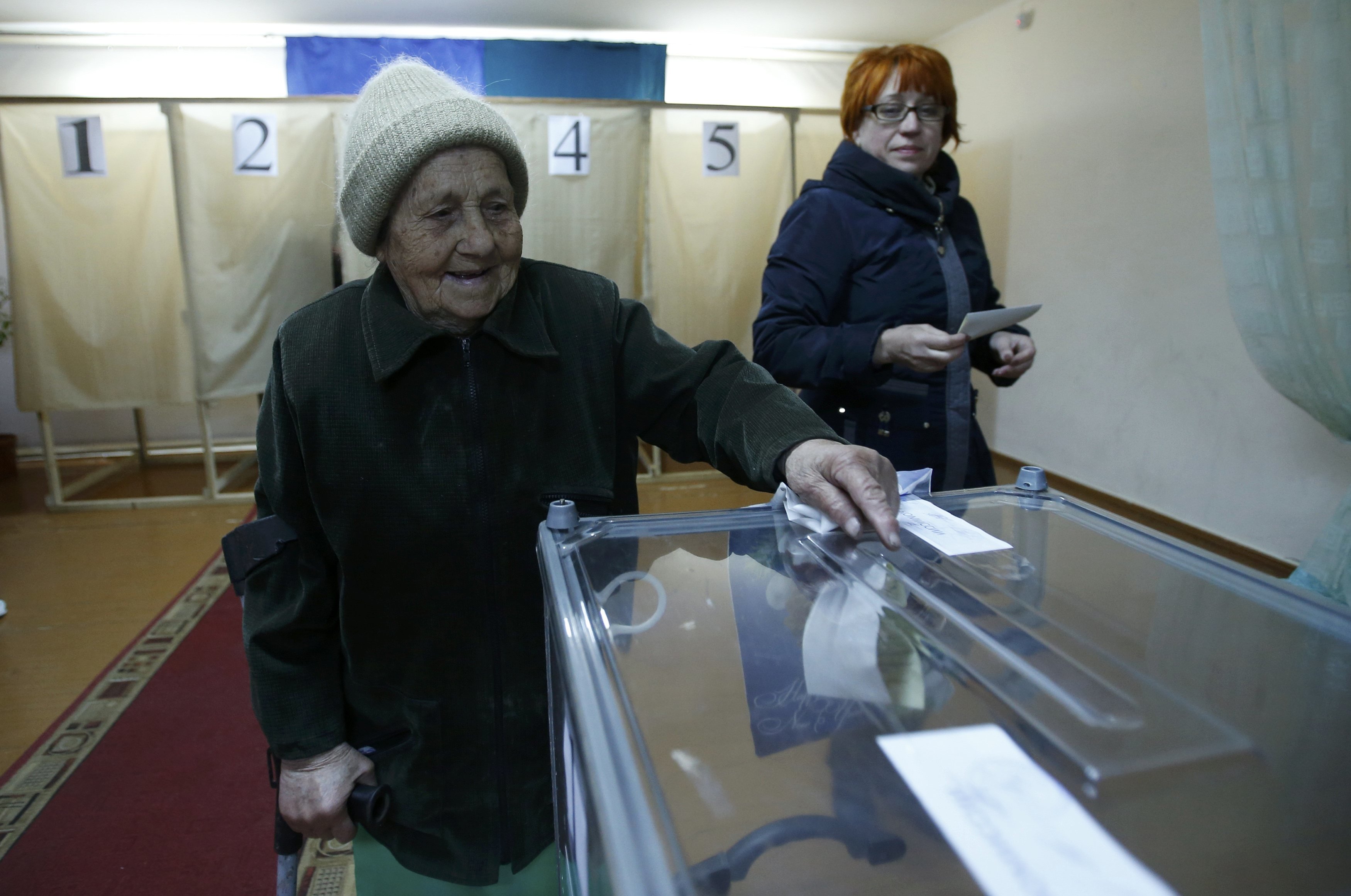 Σε εξέλιξη το δημοψήφισμα που θα κρίνει την ένωση της Κριμαίας με την Ρωσία