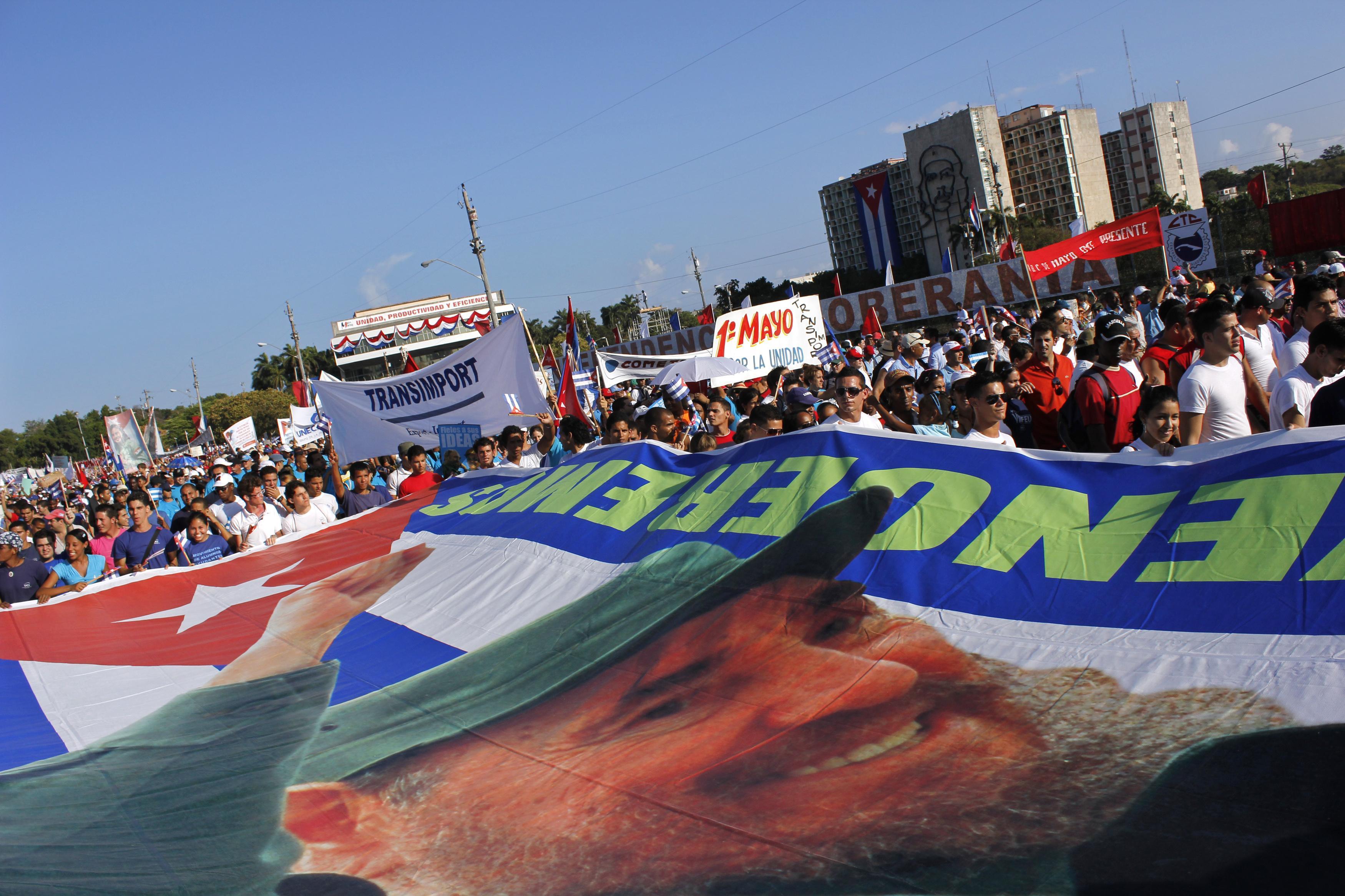 Υπέρ των οικονομικών μεταρρυθμίσεων που εξαγγέλθηκαν τάσσονται οι Κουβανοί