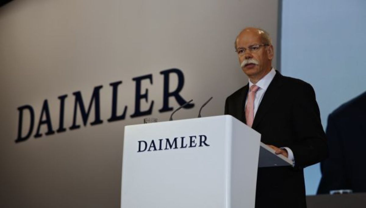 Η Daimler εξετάζει σημαντικές αλλαγές στο management της