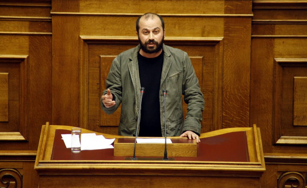 Ο βουλευτής Διαμαντόπουλος του ΣΥΡΙΖΑ ξαναχτυπά: «Ο Σάββας Ξηρός θεωρήθηκε τρομοκράτης επειδή διάλεξε την ένοπλη πάλη!»