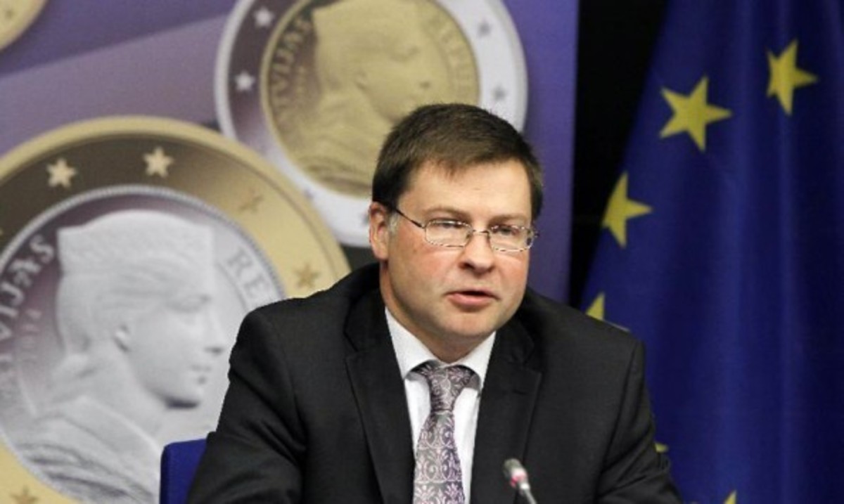Σύνοδος Κορυφής – Eurogroup: “Σφίγγει τα λουριά” ο Ντομπρόβσκις