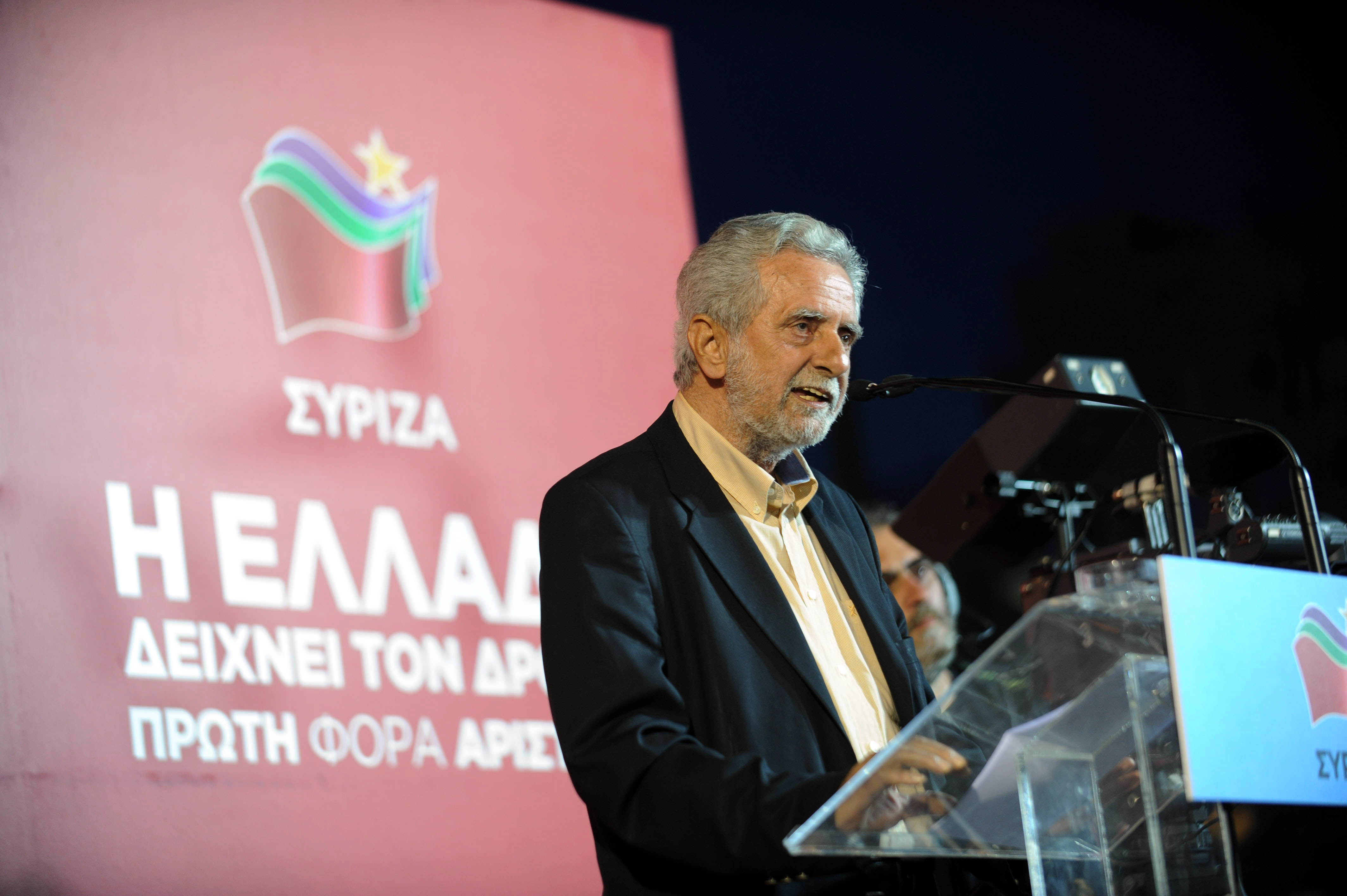 Βαριές καταγγελίες από τον υποψήφιο του ΣΥΡΙΖΑ στον Πειραιά: Με έξοδα του υπουργείου Παιδείας μέσω courier “φεύγουν” προσκλήσεις υπέρ του Μώραλη