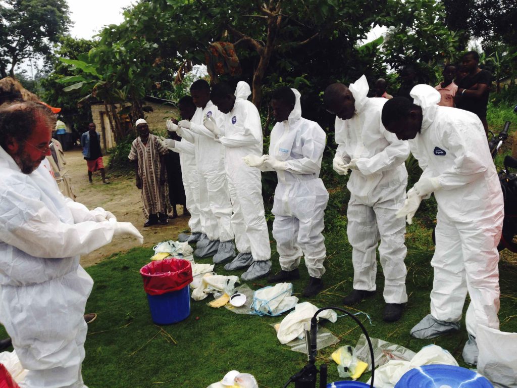 Πανικός από την ταχύτητα της εξάπλωσης του Έμπολα – Πέθανε καλόγρια που είχε μολυνθεί στη Λιβερία