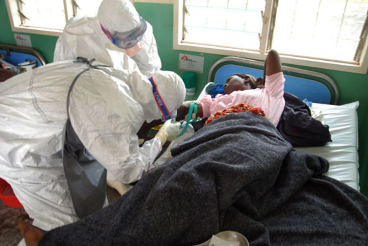 59 νεκροί από αιμορραγικό πυρετό που οφείλεται στον ιό Έμπολα