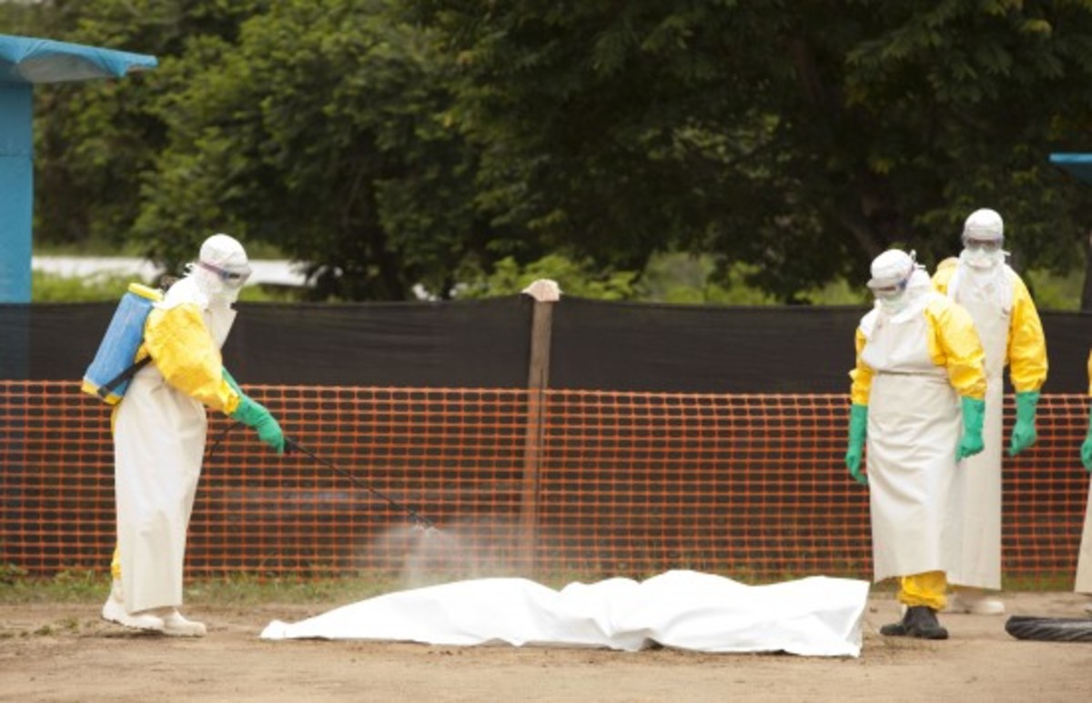 887 νεκροί από τον ιό του Έμπολα σε 4 χώρες της Δυτικής Αφρικής