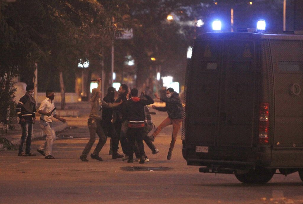 Αίγυπτος: Ένας νεκρός σε συγκρούσεις μεταξύ αστυνομικών και υποστηρικτών του Μόρσι