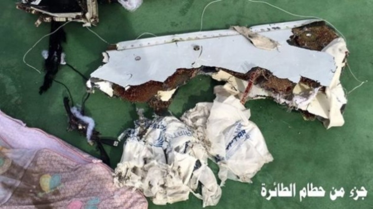 EgyptAir: Τι πραγματικά ξέρουμε για το ατύχημα και γιατί κυκλοφορούν θεωρίες συνωμοσίας