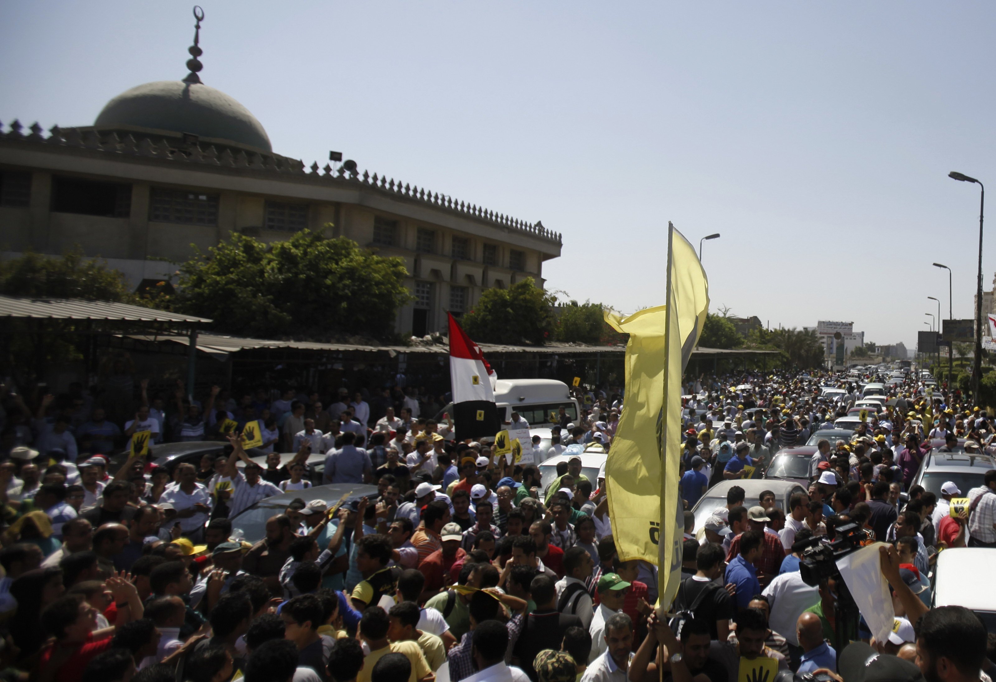 Χιλιάδες υποστηρικτές του Μόρσι ξαναβγήκαν στους δρόμους. ΦΩΤΟ REUTERS