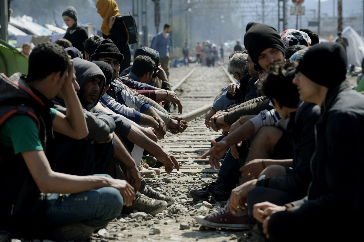 Κάτι συμβαίνει στην Ειδομένη! “Εμφύλιος” μεταξύ των προσφύγων για τα κλειστά συνορα