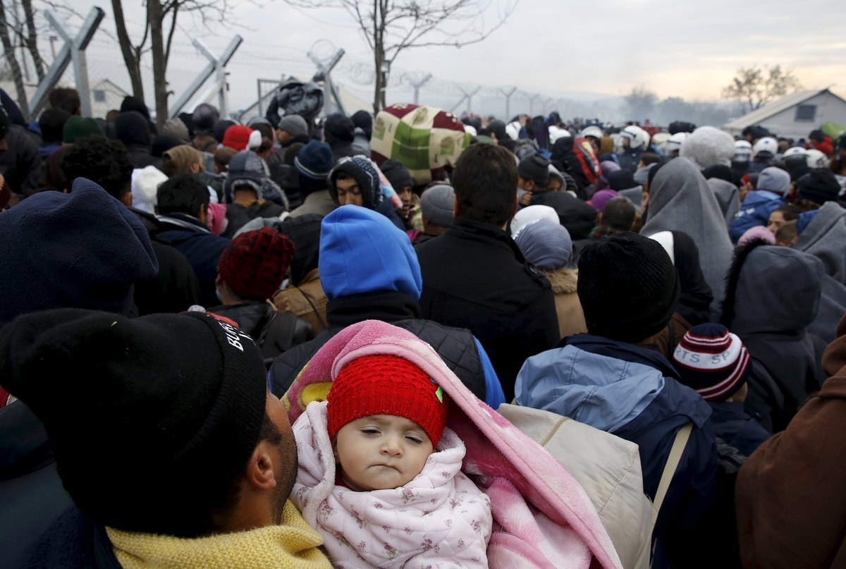 Επιχείρηση… “έξοδος” των προσφύγων – Φόβοι πως 300.000 άνθρωποι θα εγκλωβιστούν στην Ελλάδα