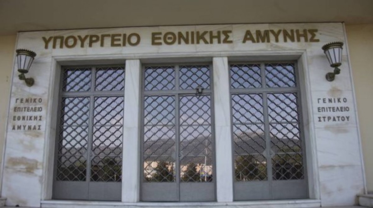 Ειδικά Μισθολόγια: Συζητούν αναδιατύπωση – όχι απόσυρση της τροπολογίας για τους ένστολους