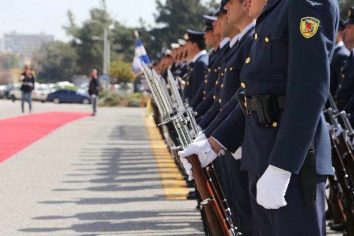 Ασφαλιστικό – συνταξιοδοτικό: Αιφνιδιάστηκαν οι ένστολοι – Πόσα χρήματα και κεκτημένα χάνουν