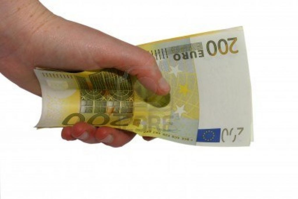 Από την Πρωτοχρονιά επίδομα 200 ευρώ το μήνα σε μακροχρόνια άνεργους – Διαβάστε τις προϋποθέσεις