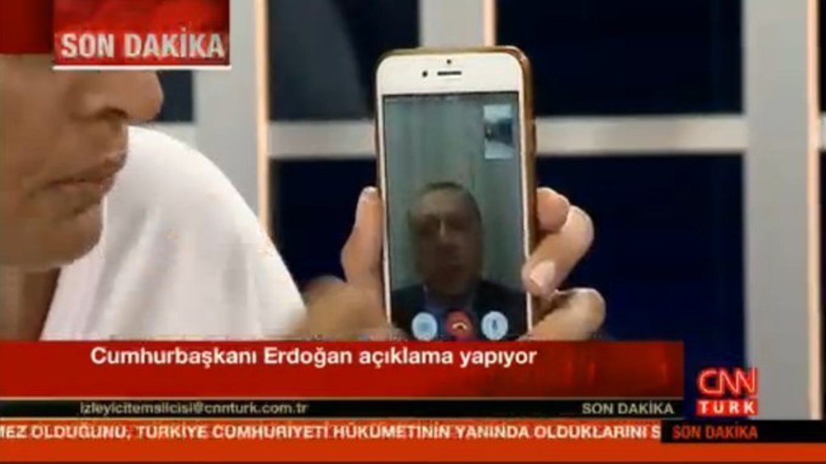 Πραξικόπημα στην Τουρκία: Απίστευτη εικόνα! Ο Ερντογάν μέσω facetime στο CNN Turk – Καλεί τον κόσμο να βγει στους δρόμους (ΦΩΤΟ)