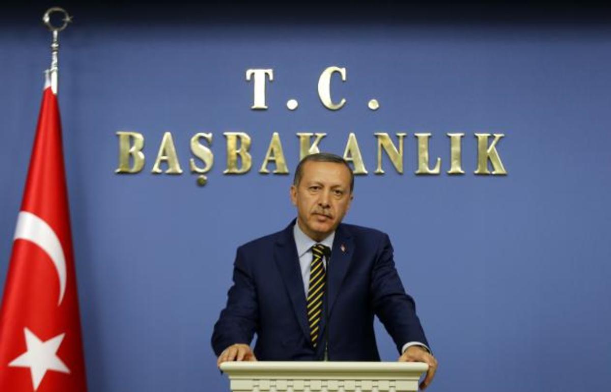 Ο Ερντογάν στον κόσμο του – “Δεν υπάρχει διαφθορά” επιμένει αν κι “έφαγε” 10 υπουργούς του