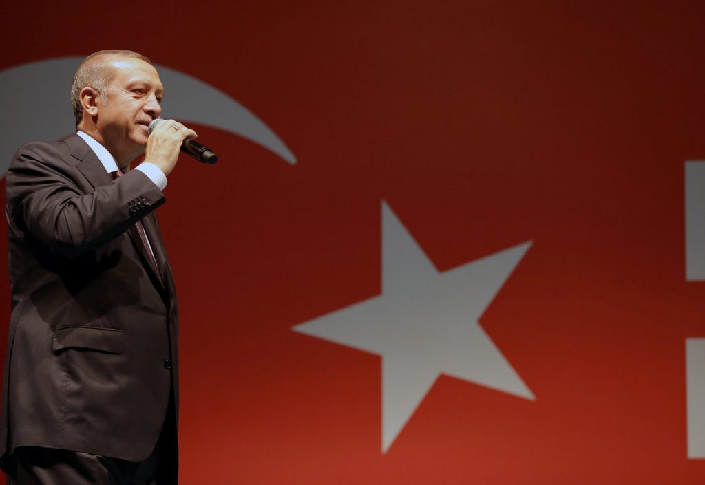 Τι απάντησε ο εκπρόσωπος του Ερντογάν για το εάν σκηνοθέτησε ο ίδιος το πραξικόπημα