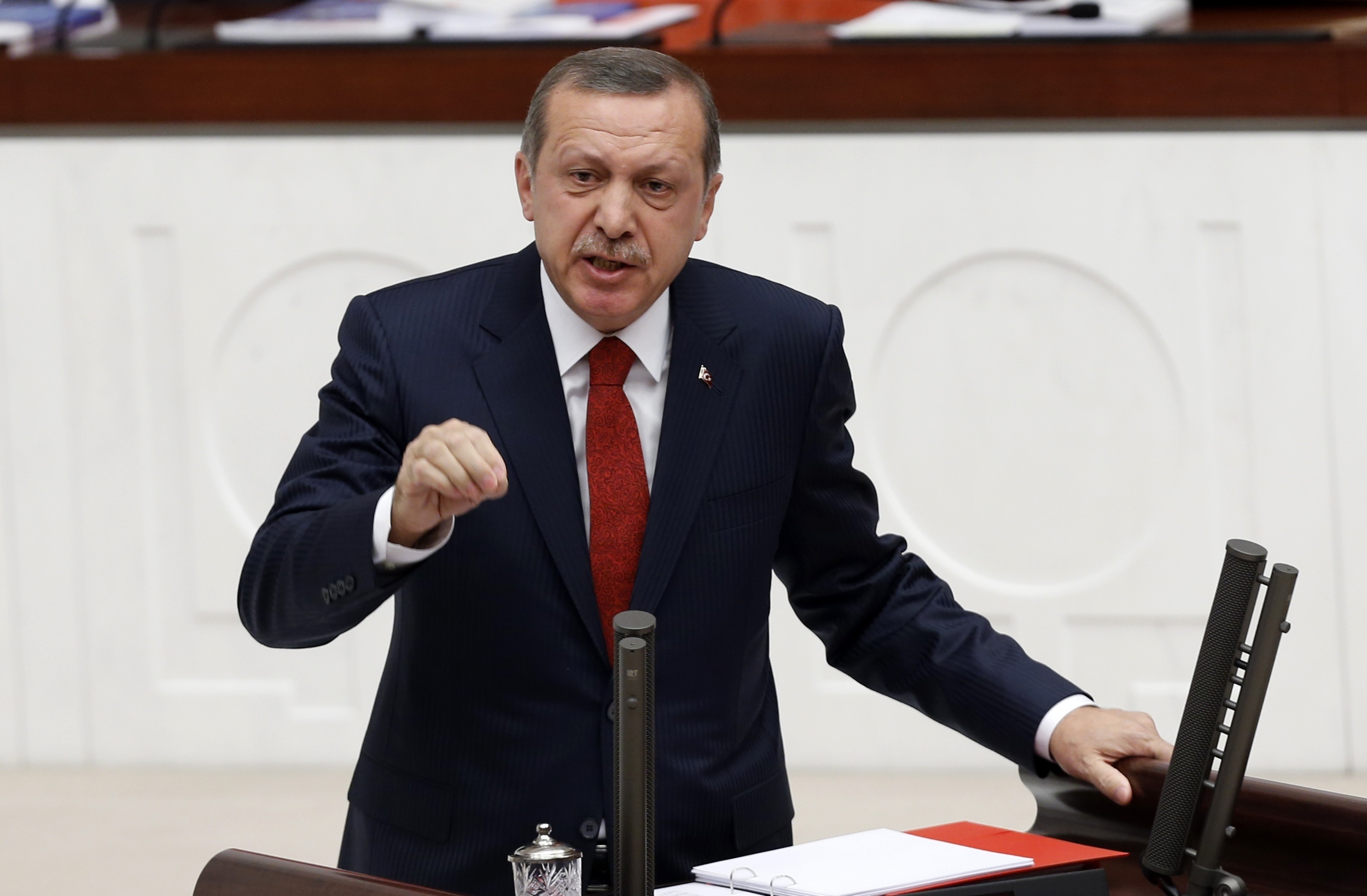 Τουρκία εκτός ελέγχου λόγω και διαφθοράς ανησυχεί την Ελλάδα – Επίθεση Ερντογάν σε ΗΠΑ