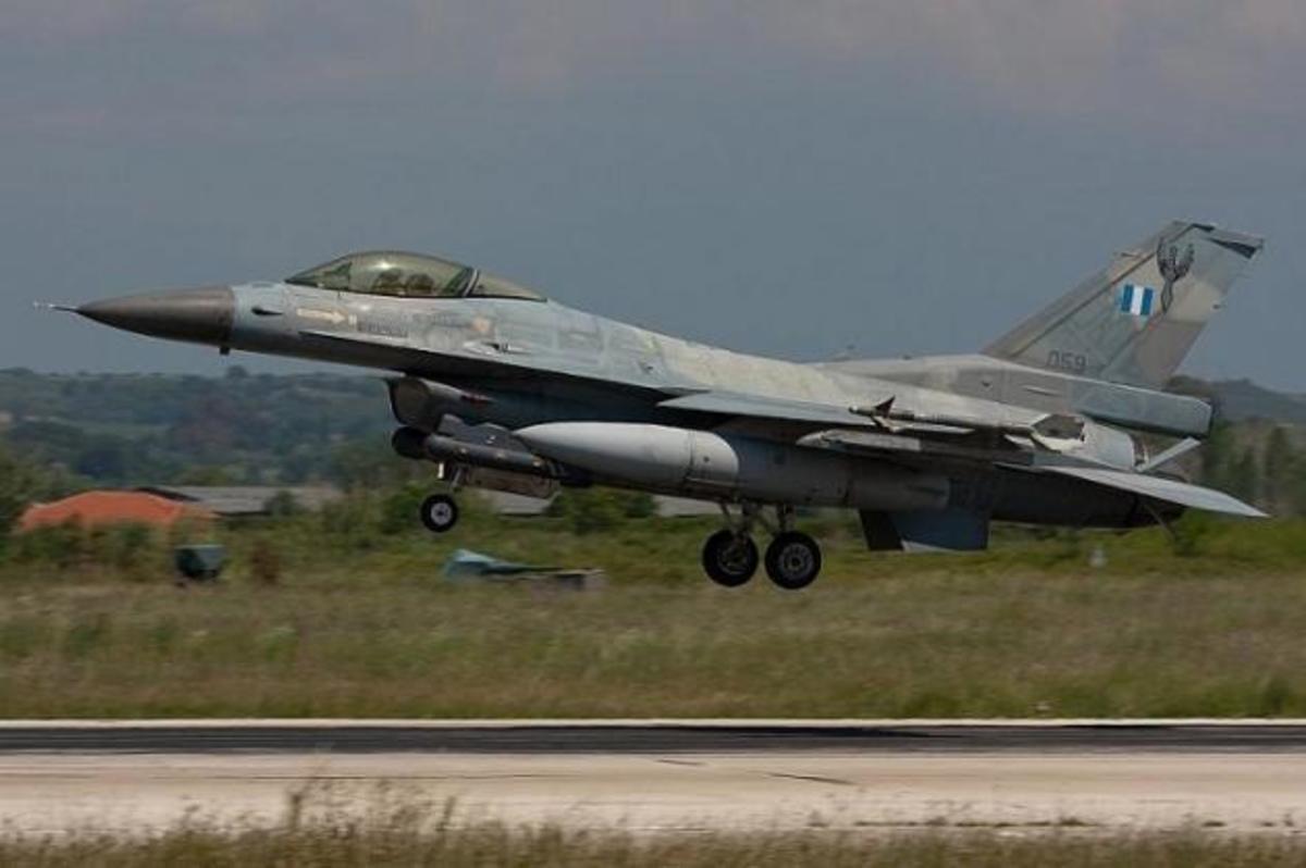Εγκρίθηκε η αναβάθμιση των F-16 και η έναρξη προμήθειας F-35 για την πολεμική αεροπορία