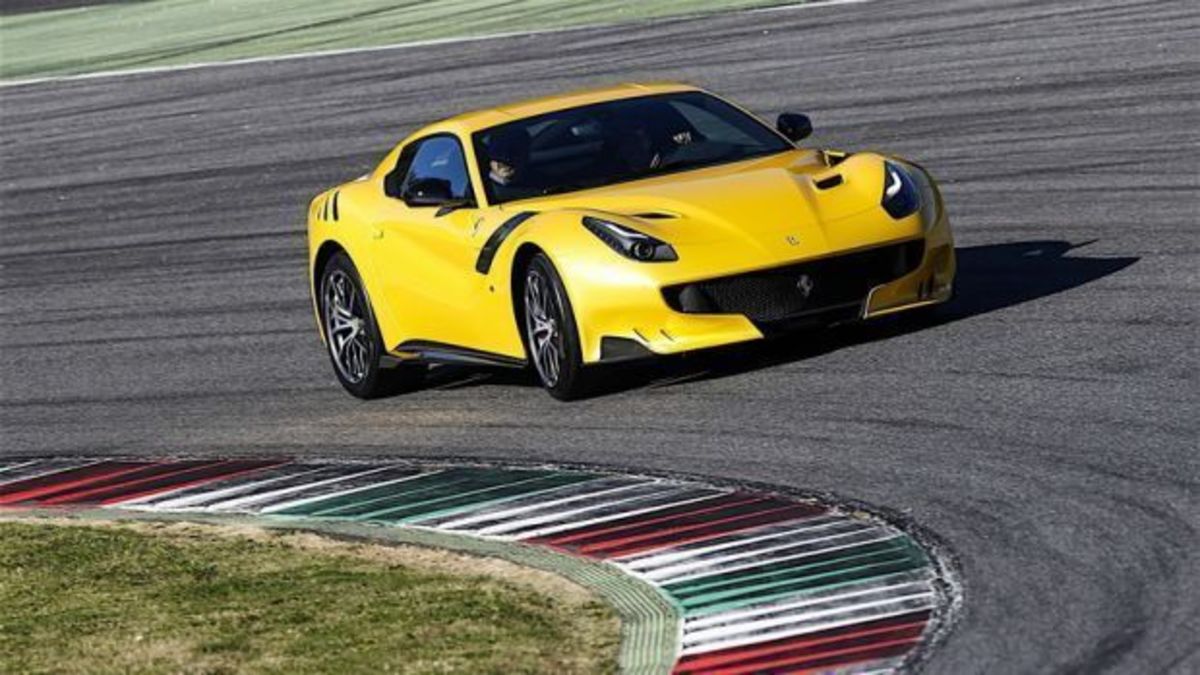 Με υβριδική τεχνολογία η επόμενη Ferrari F12;