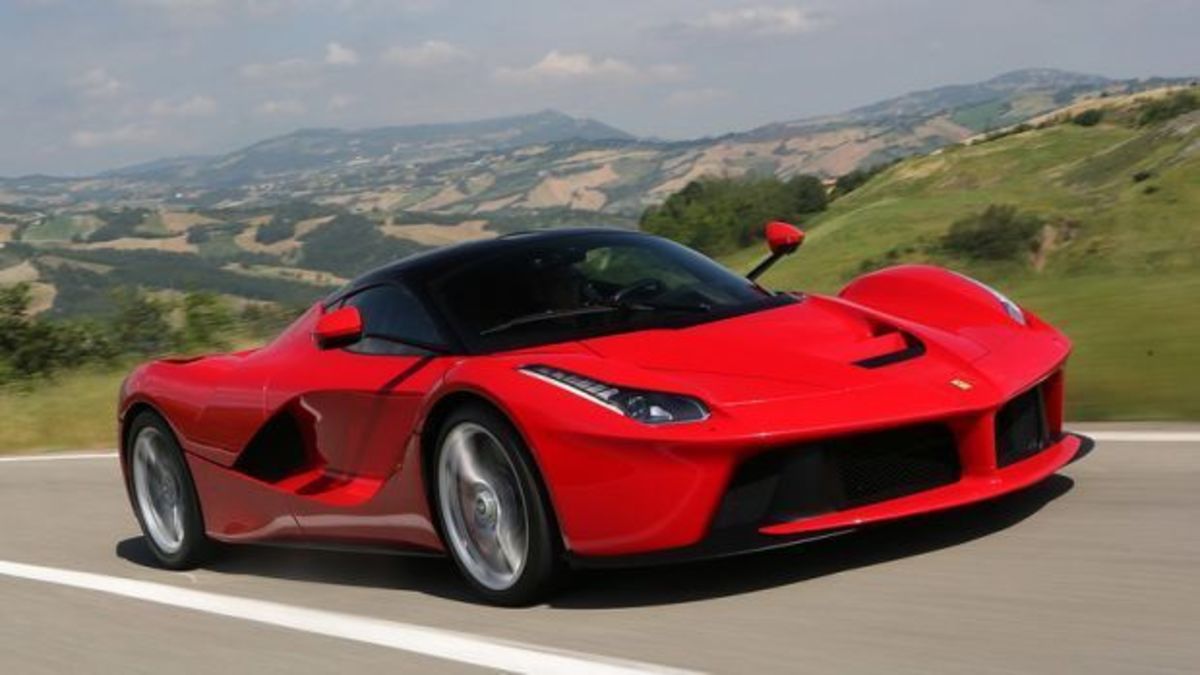 Μια ακόμα LaFerrari για τα θύματα του φονικού σεισμού στην Ιταλία