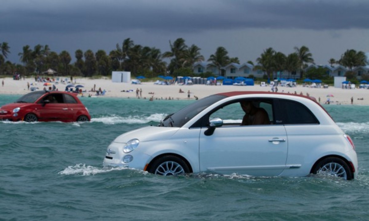 Το Fiat 500 «καταλαμβάνει» την ακτή της Καλιφόρνια