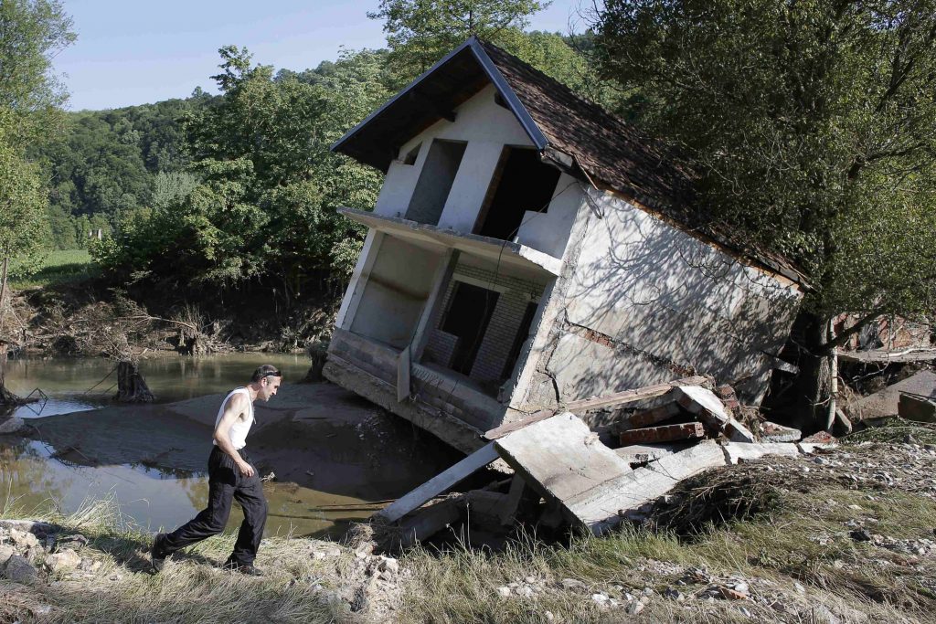 Ελληνική βοήθεια με SMS στους πληγέντες από τις πλημμύρες στη Σερβία